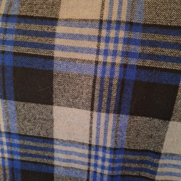 Wool Shawl - Picture 4 of 4